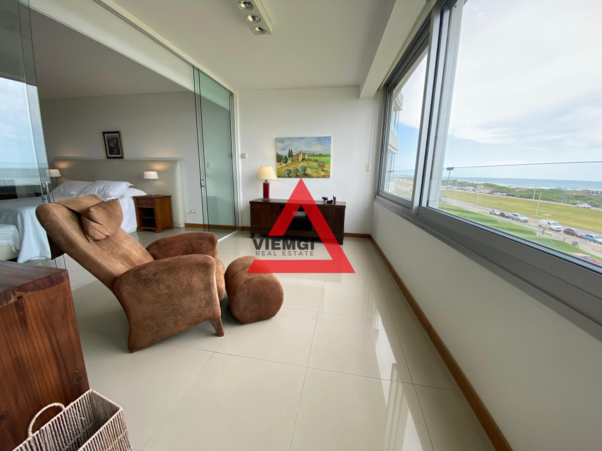 Apartamento ID.46 - Departamento Frente al Mar en Playa Brava – 3 Dormitorios y Servicio en Tiburón III