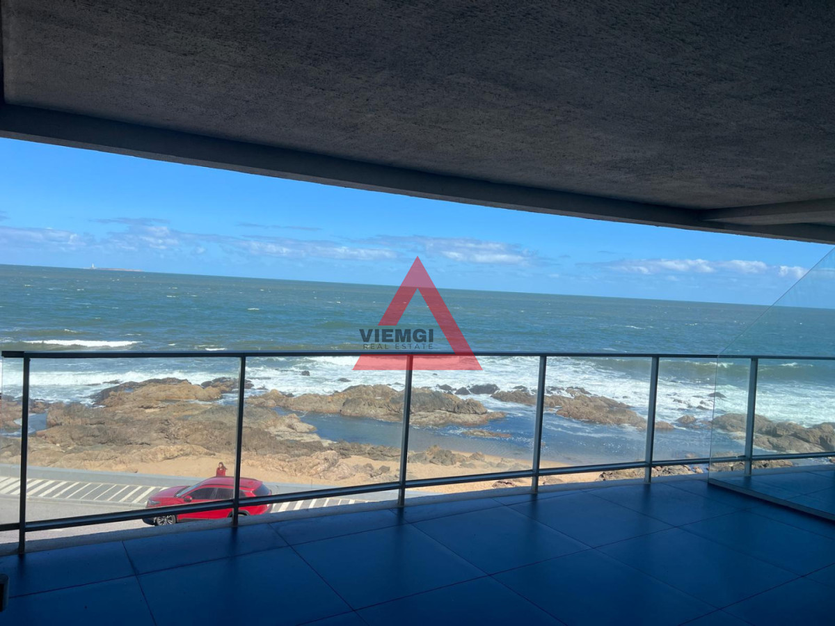 Apartamento ID.252 - Apartamento 3 dormitorios Frente al Mar ,  Península, Punta del Este