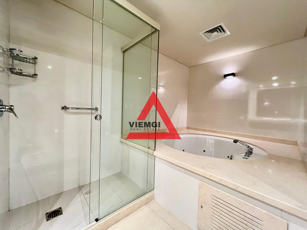 Apartamento ID.52 -   Phenthouse  en venta 4 dormitorios en Torre Aquarela – Playa Mansa, Punta del Este 