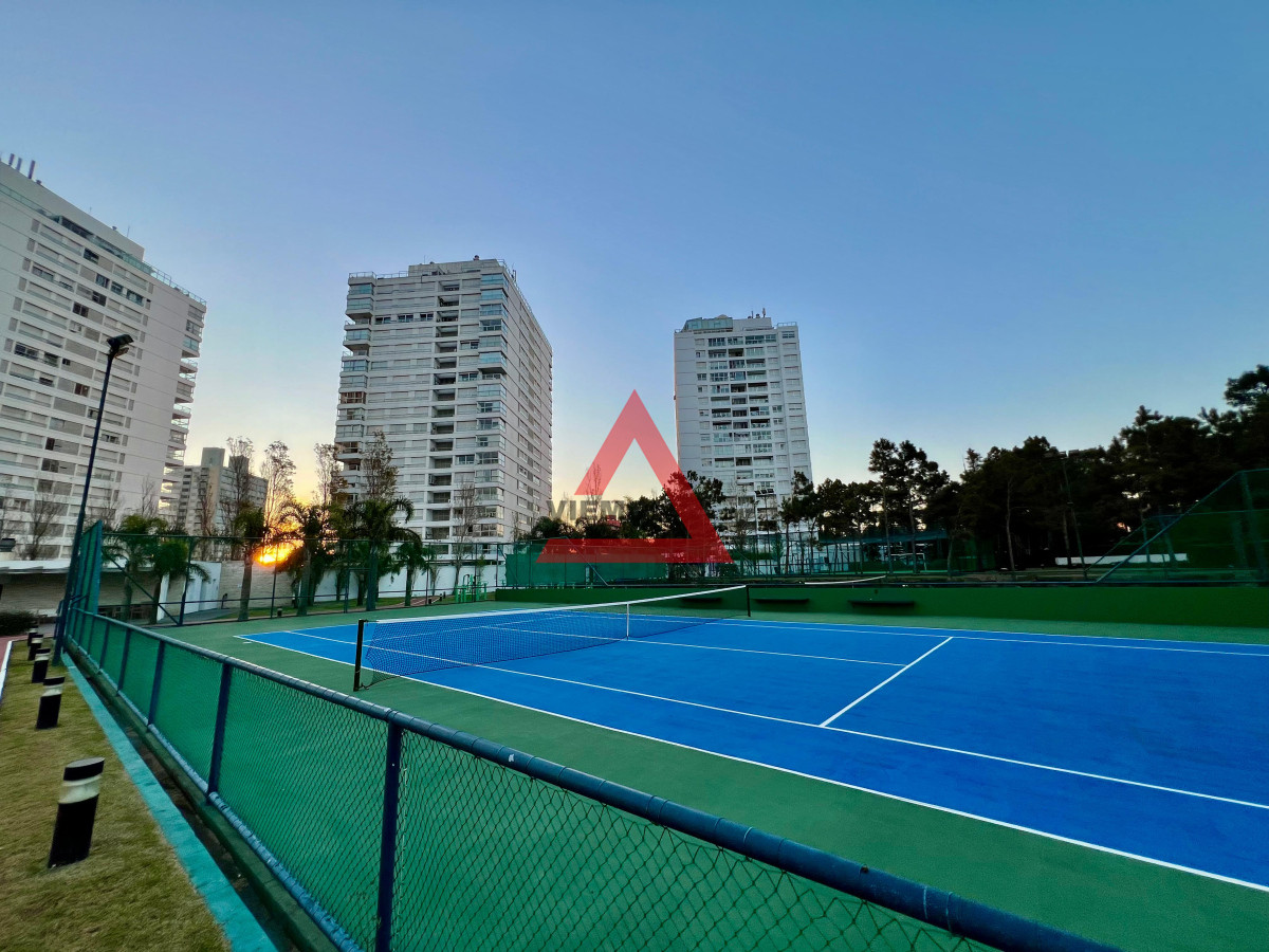 Apartamento ID.98 - Apartamento de 3 Dormitorios en Torre Aquarela con Vista al Mar - Playa Mansa
