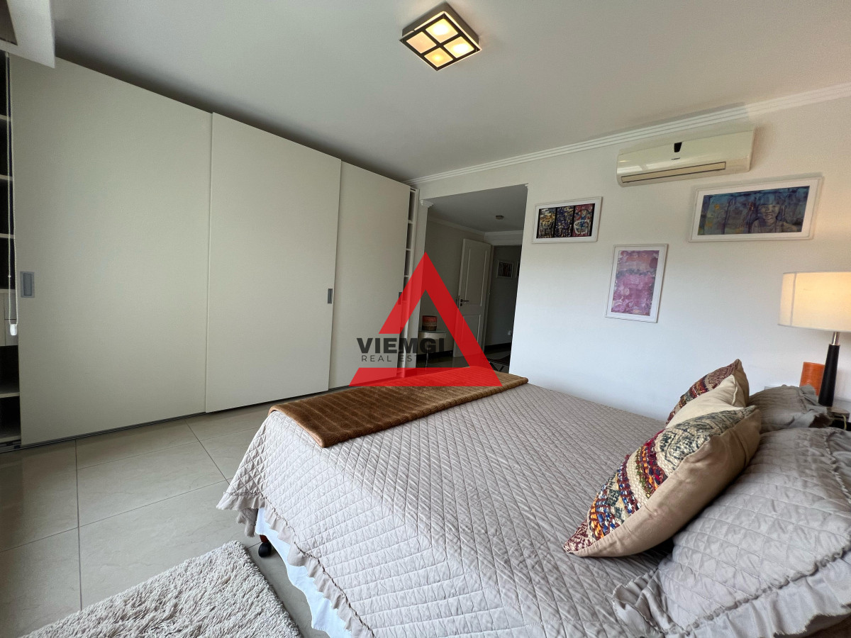 Apartamento ID.29 - Apartamento 3 dormitorios y servicio frente al mar – Playa Brava-Torre Lobos, Punta del Este