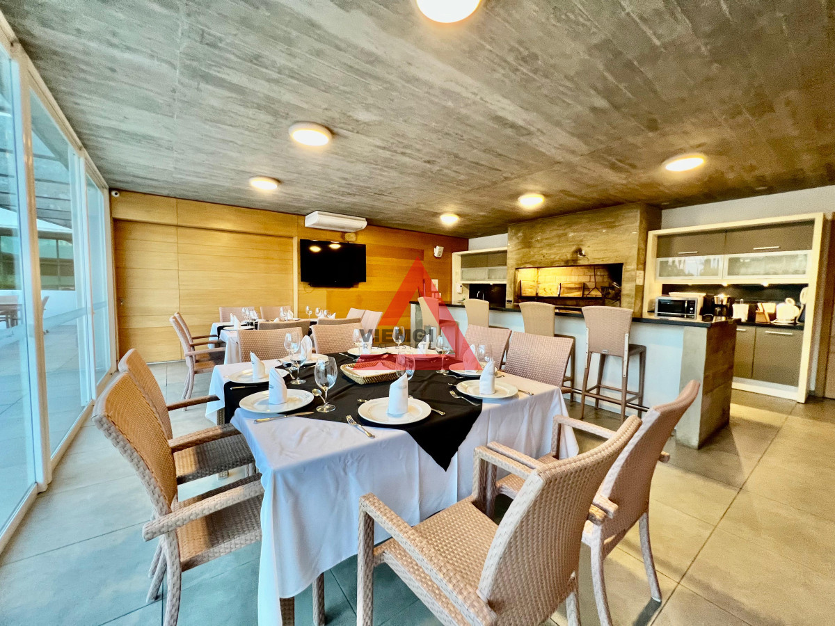 Apartamento ID.60 - Dúplex de lujo 4 dormitorios con vista al mar en Torre Aquarela, Playa Mansa – Punta del Este