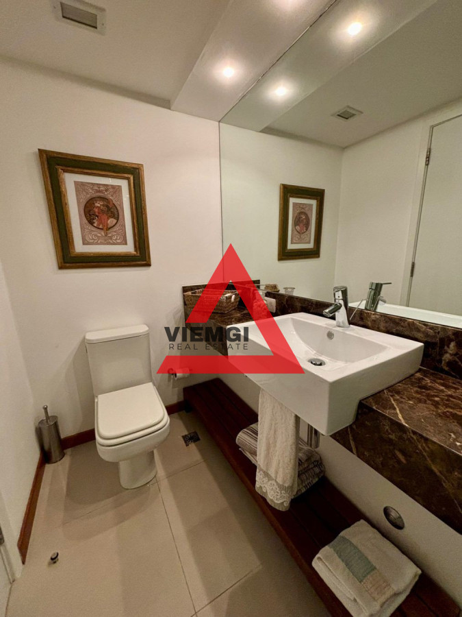 Apartamento ID.46 - Departamento Frente al Mar en Playa Brava – 3 Dormitorios y Servicio en Tiburón III