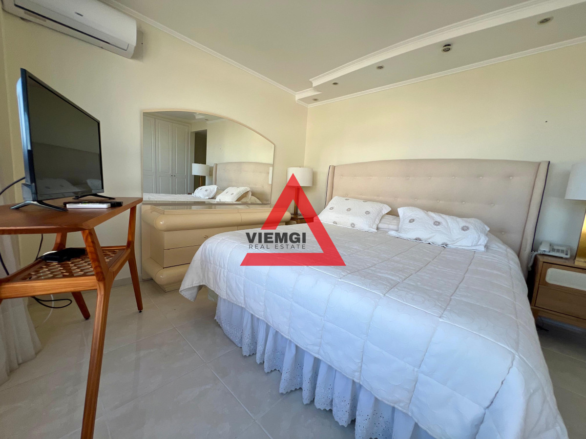 Apartamento ID.31 - Apartamento 3 Dormitorios y Servicio – Millenium Tower, Playa Mansa