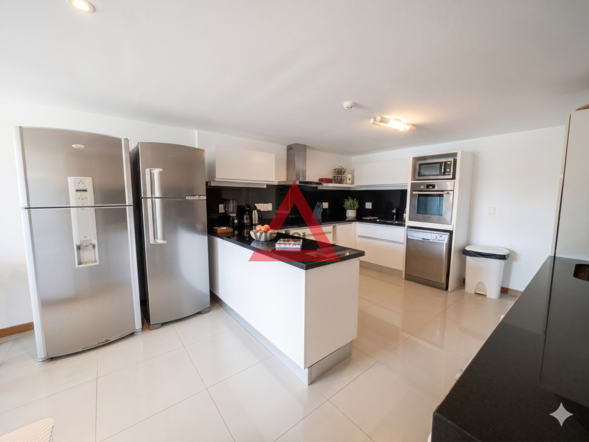 Apartamento ID.46 - Departamento 3 dormitorios frente al mar en Playa Brava, Punta del Este