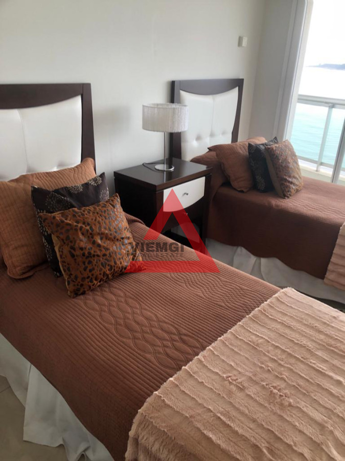 Apartamento ID.98 - Apartamento de 3 Dormitorios en Torre Aquarela con Vista al Mar - Playa Mansa