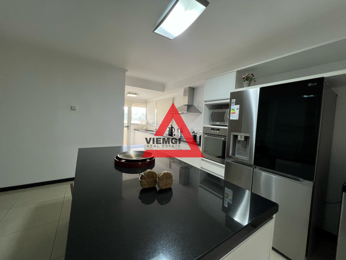 Apartamento ID.29 - Apartamento 3 dormitorios y servicio frente al mar – Playa Brava-Torre Lobos, Punta del Este