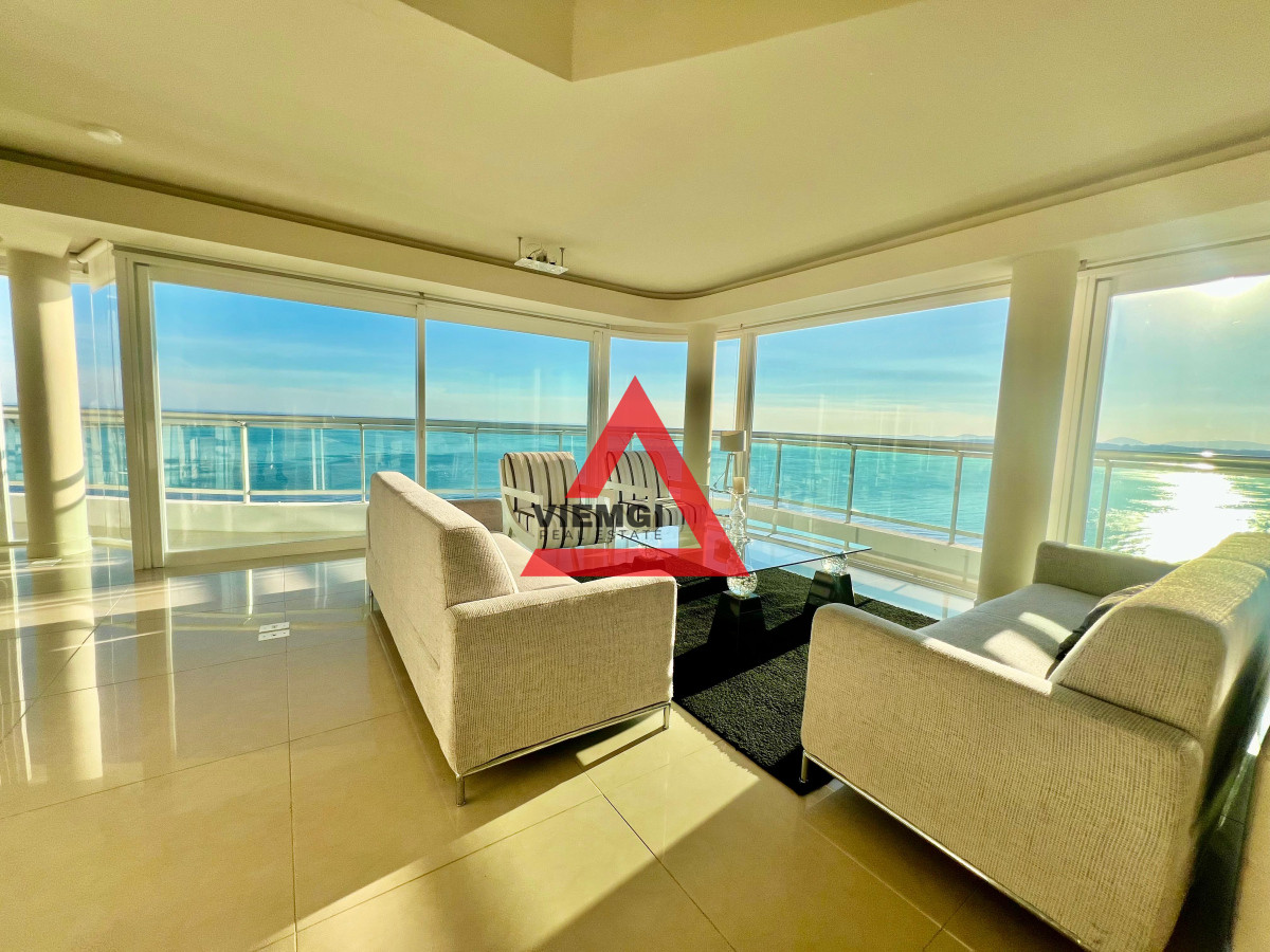 Apartamento ID.52 -   Phenthouse  en venta 4 dormitorios en Torre Aquarela – Playa Mansa, Punta del Este 
