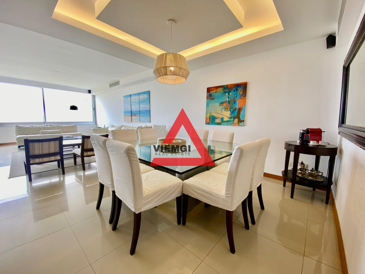 Apartamento ID.46 - Departamento Frente al Mar en Playa Brava – 3 Dormitorios y Servicio en Tiburón III