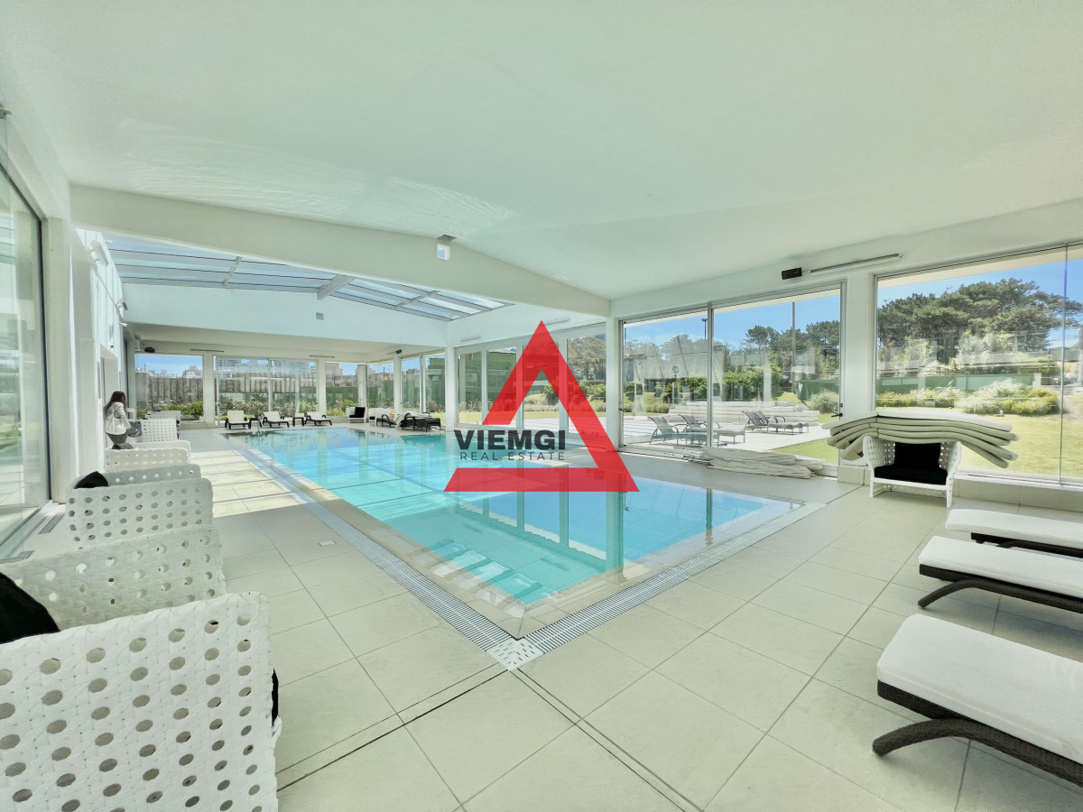 Apartamento ID.46 - Departamento Frente al Mar en Playa Brava – 3 Dormitorios y Servicio en Tiburón III