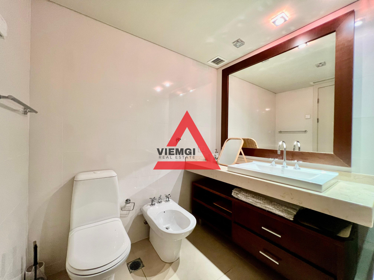 Apartamento ID.52 -   Phenthouse  en venta 4 dormitorios en Torre Aquarela – Playa Mansa, Punta del Este 