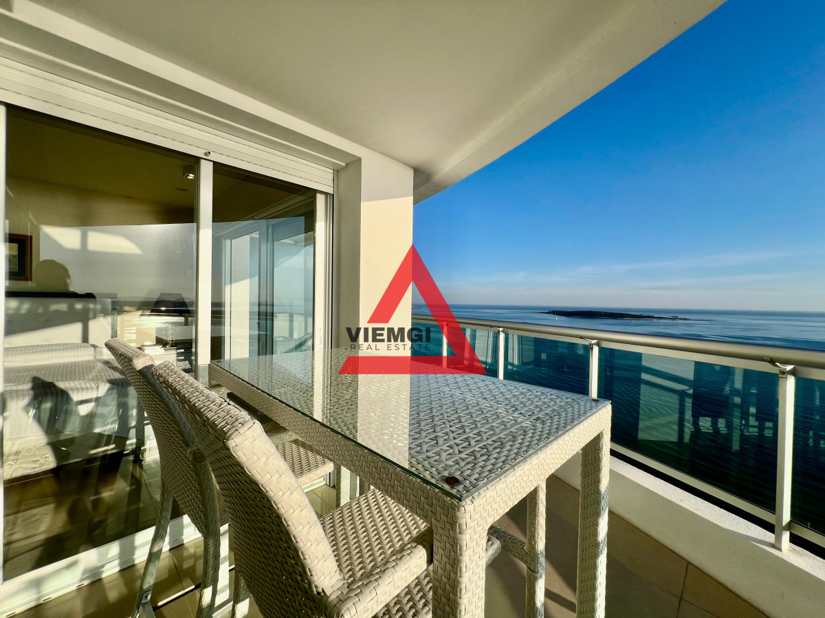 Apartamento ID.52 -   Phenthouse  en venta 4 dormitorios en Torre Aquarela – Playa Mansa, Punta del Este 