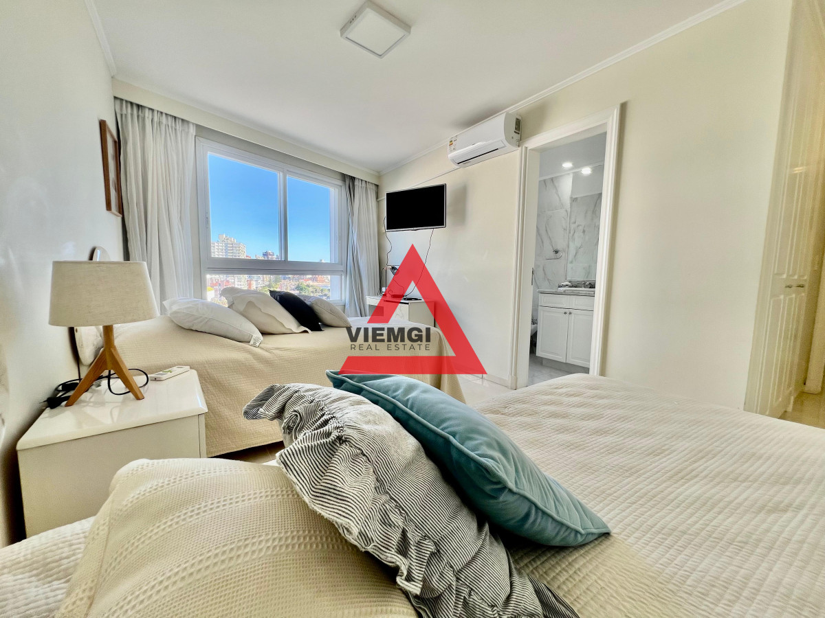 Apartamento ID.31 - Apartamento 3 Dormitorios y Servicio – Millenium Tower, Playa Mansa