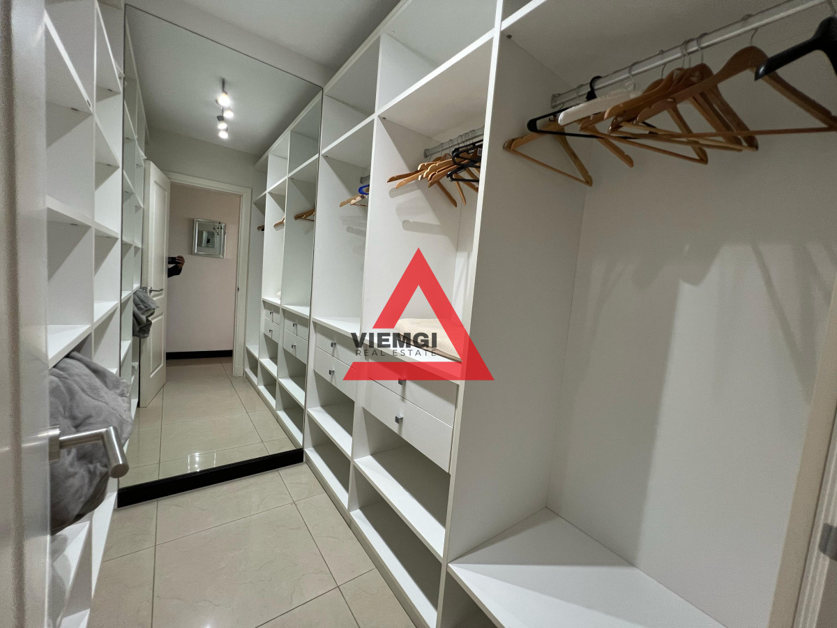 Apartamento ID.29 - Apartamento 3 dormitorios y servicio frente al mar – Playa Brava-Torre Lobos, Punta del Este