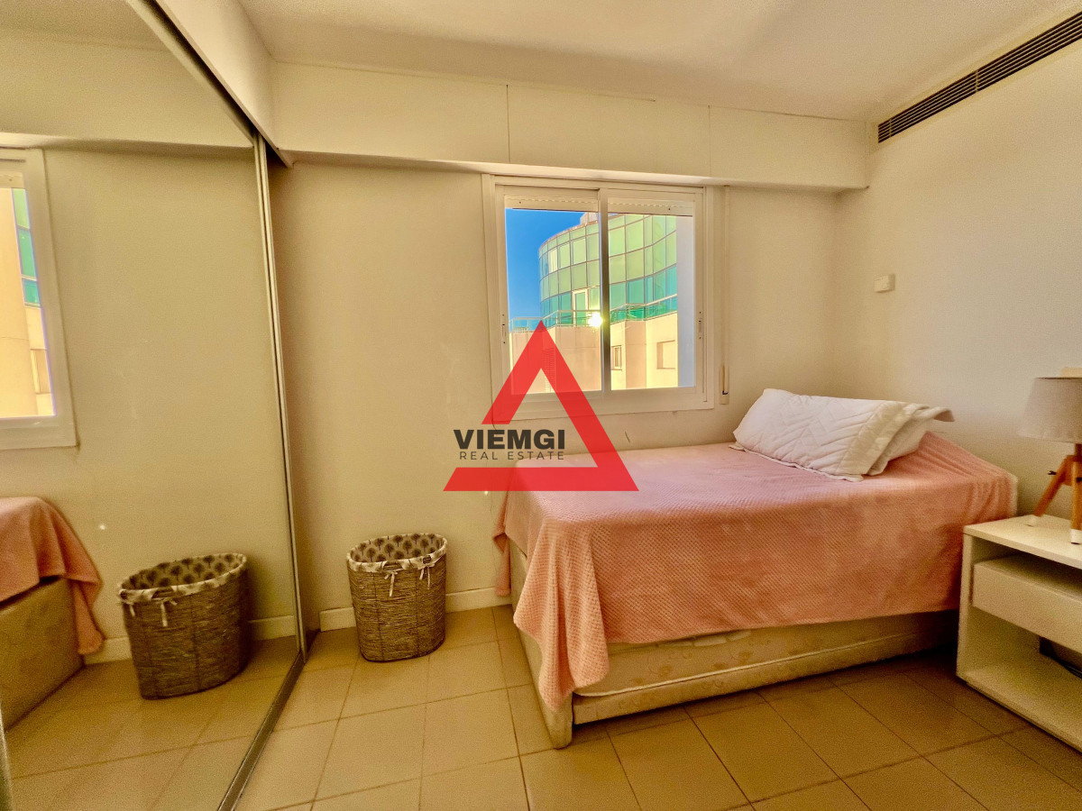 Apartamento ID.52 -   Phenthouse  en venta 4 dormitorios en Torre Aquarela – Playa Mansa, Punta del Este 
