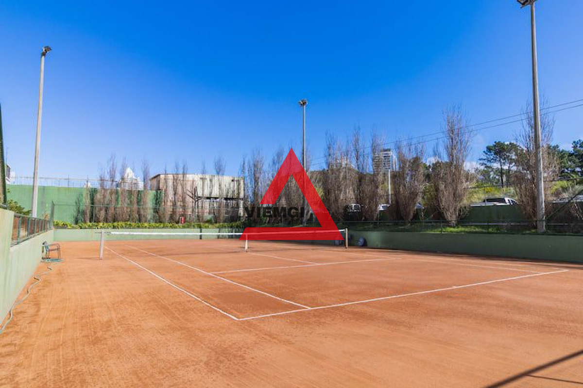 Apartamento ID.46 - Departamento Frente al Mar en Playa Brava – 3 Dormitorios y Servicio en Tiburón III