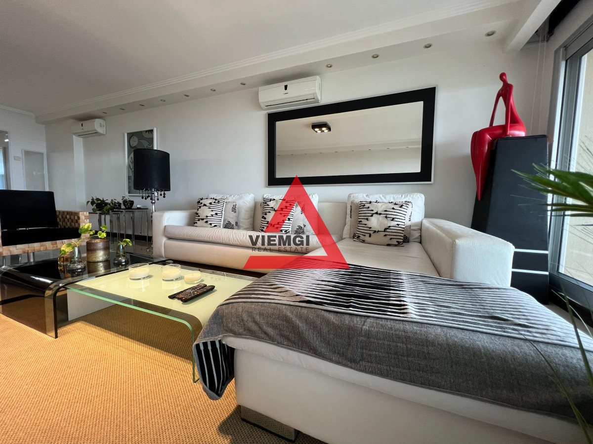 Apartamento ID.29 - Apartamento 3 dormitorios y servicio frente al mar – Playa Brava-Torre Lobos, Punta del Este