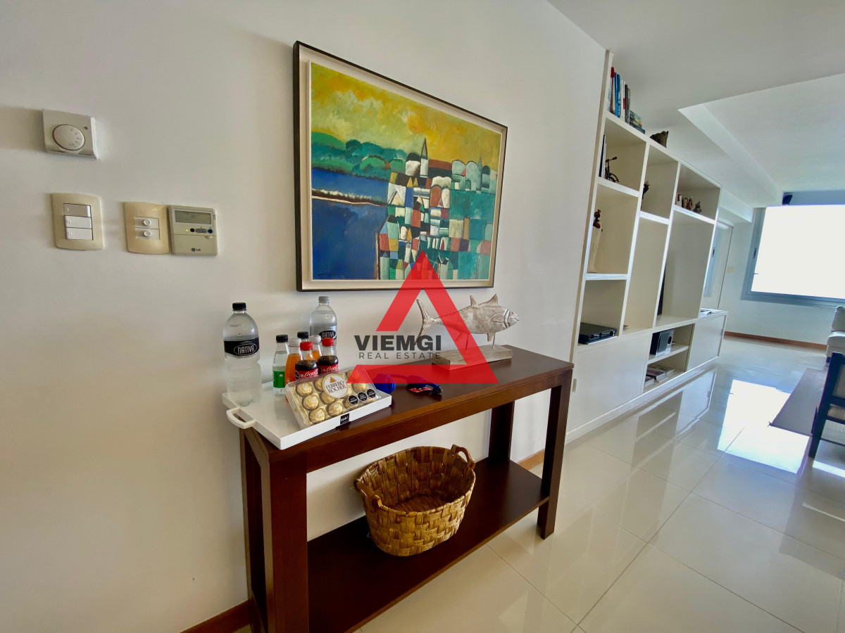Apartamento ID.46 - Departamento Frente al Mar en Playa Brava – 3 Dormitorios y Servicio en Tiburón III