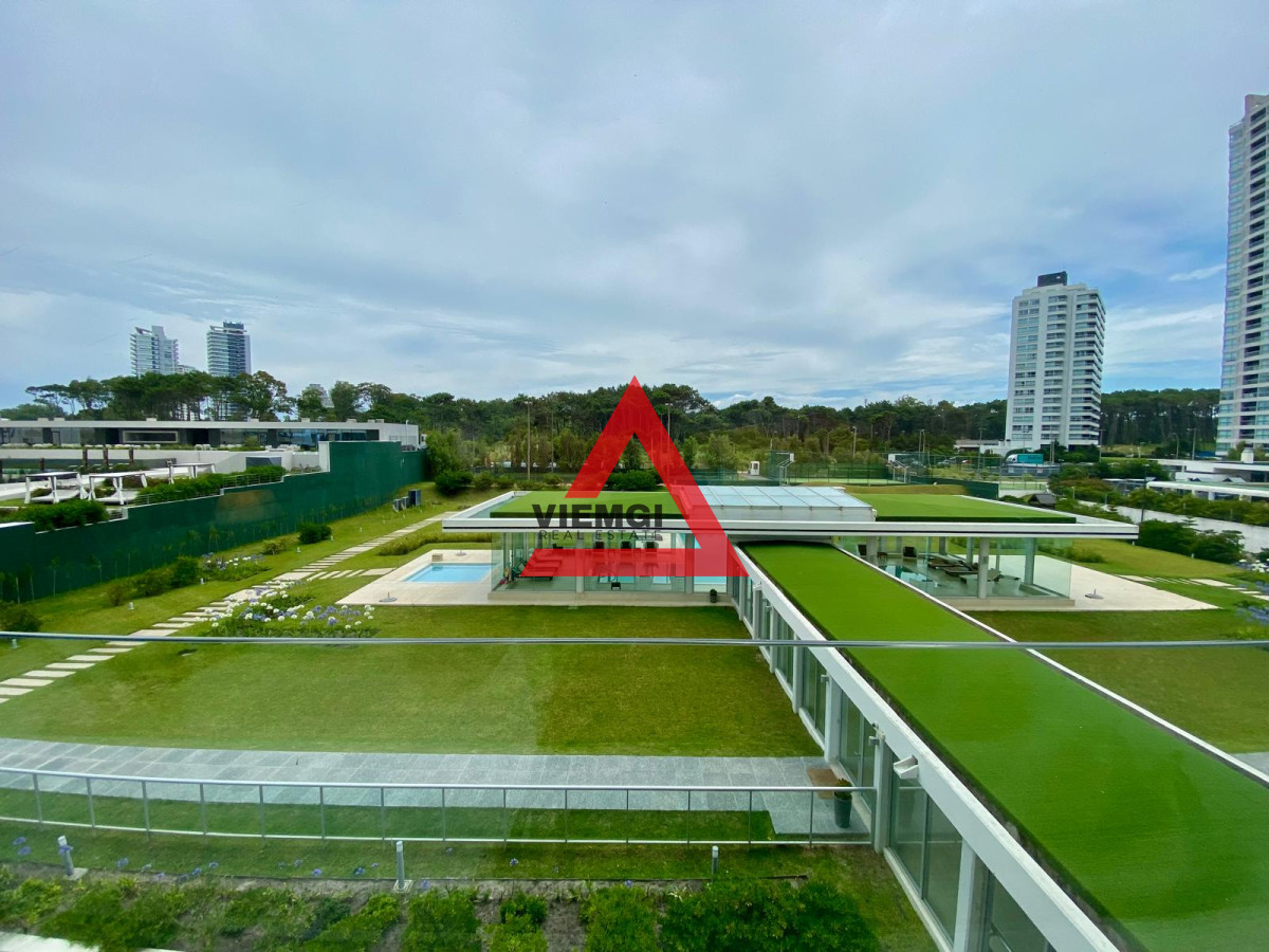 Apartamento ID.46 - Departamento Frente al Mar en Playa Brava – 3 Dormitorios y Servicio en Tiburón III