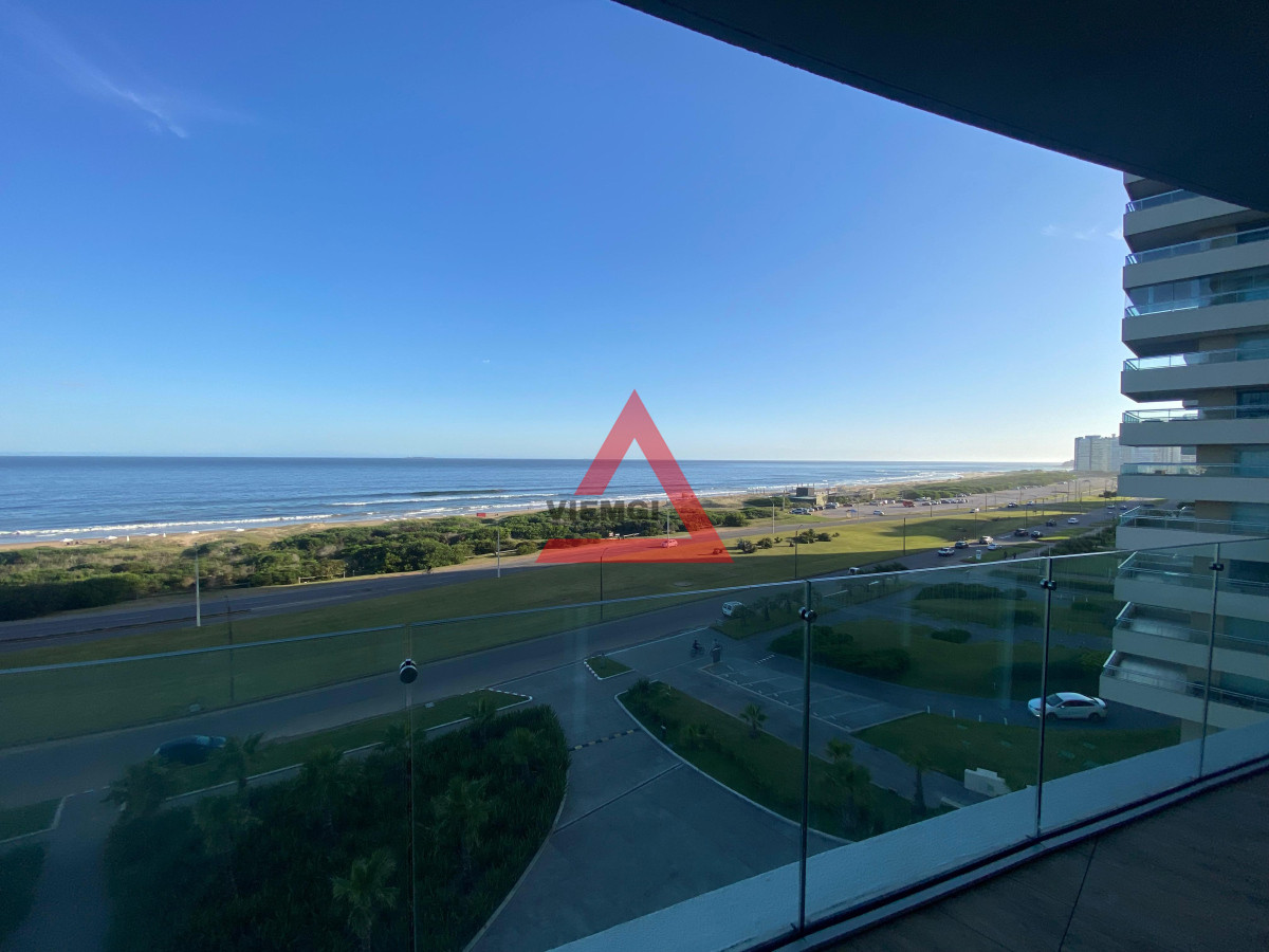 Apartamento ID.37 - Apartamento de Lujo en Venta en Trump Tower Playa Brava - Punta del Este – 3 Dormitorios, 4 Baños, Vista al Mar y Amenities