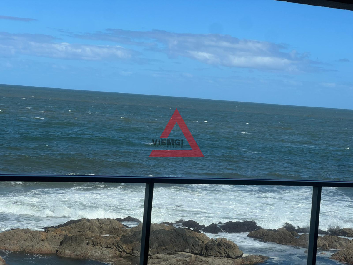 Apartamento ID.252 - Apartamento 3 dormitorios Frente al Mar ,  Península, Punta del Este