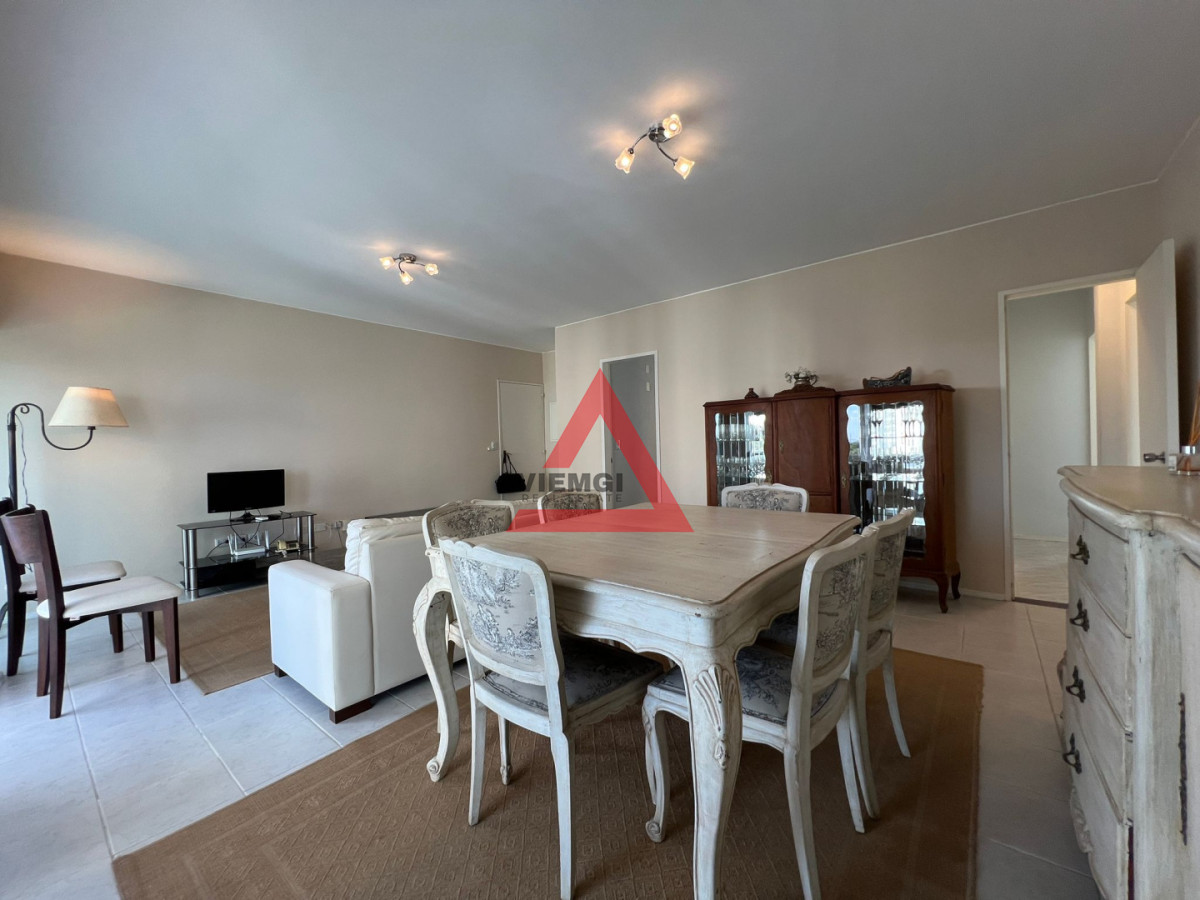 Apartamento ID.267 - Apartamento en Venta Piso Alto de 2 dormitorios en Roosevelt 