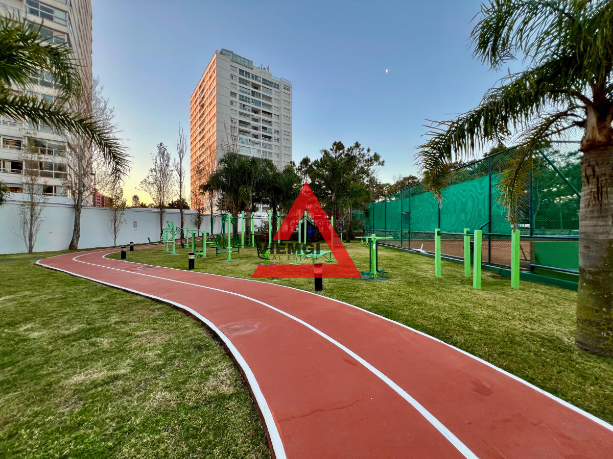 Apartamento ID.52 -   Phenthouse  en venta 4 dormitorios en Torre Aquarela – Playa Mansa, Punta del Este 