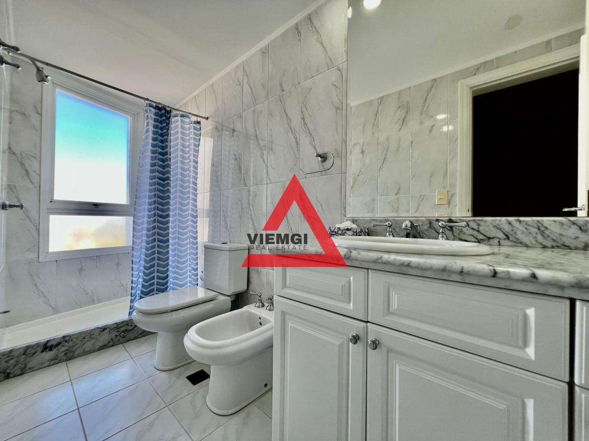 Apartamento ID.31 - Apartamento 3 Dormitorios y Servicio – Millenium Tower, Playa Mansa