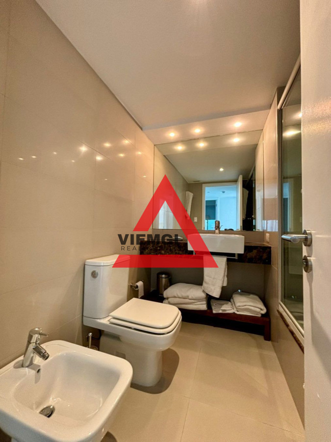 Apartamento ID.46 - Departamento Frente al Mar en Playa Brava – 3 Dormitorios y Servicio en Tiburón III