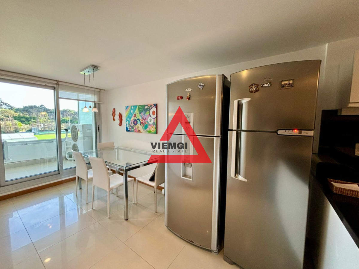 Apartamento ID.46 - Departamento Frente al Mar en Playa Brava – 3 Dormitorios y Servicio en Tiburón III