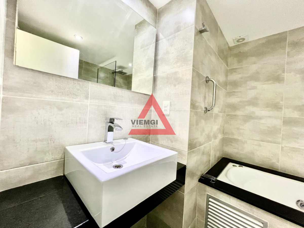 Apartamento ID.252 - Apartamento 3 dormitorios Frente al Mar ,  Península, Punta del Este