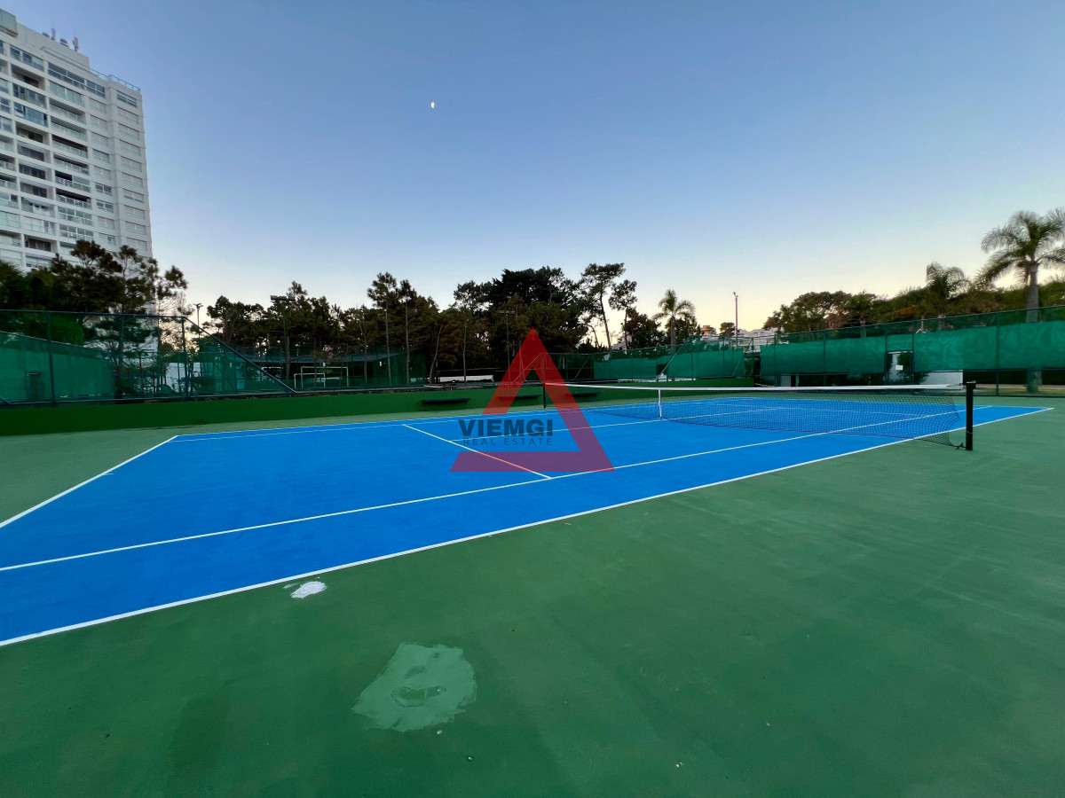 Apartamento ID.60 - Dúplex de lujo 4 dormitorios con vista al mar en Torre Aquarela, Playa Mansa – Punta del Este