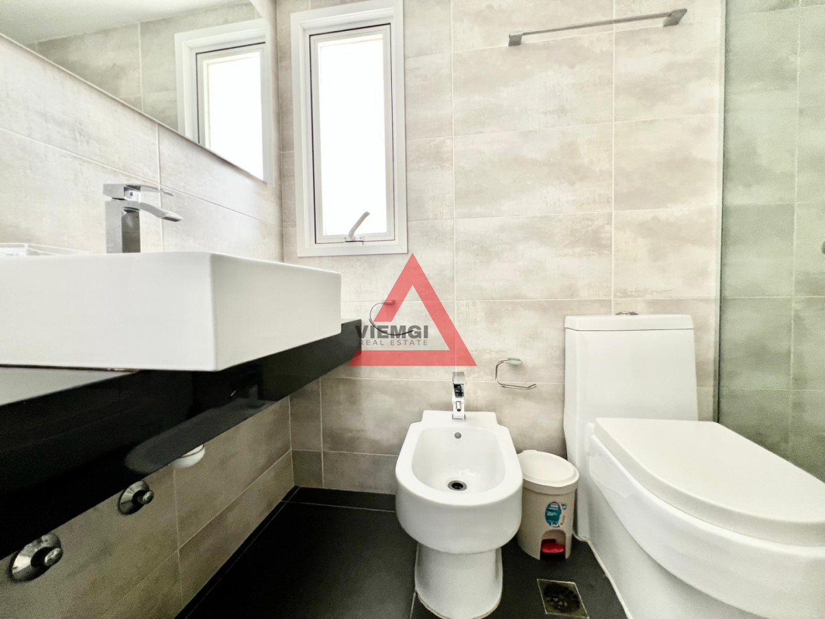 Apartamento ID.252 - Apartamento 3 dormitorios Frente al Mar ,  Península, Punta del Este