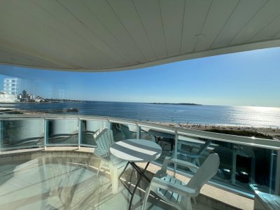 Apartamento 3 Dormitorios y Servicio  Millenium Tower, Playa Mansa