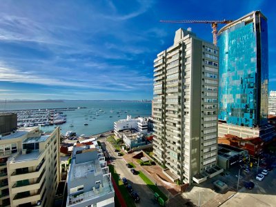 Apartamento de 2 Dormitorios en Centro de Punta del Este