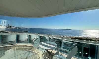Apartamento 3 Dormitorios y Servicio en Millenium Tower, Playa Mansa