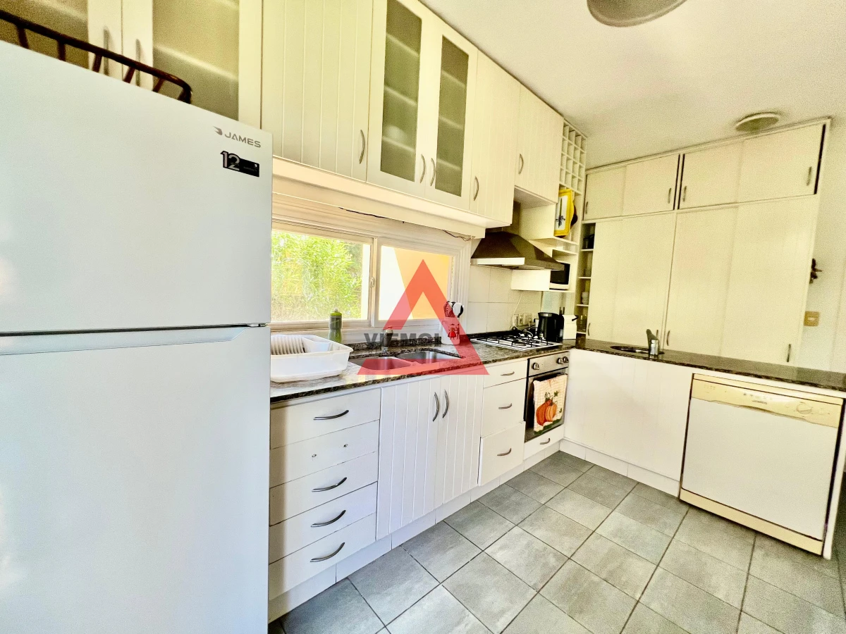 Casa ID.33 - Casa 4 Dormitorios en Barrio Privado Laguna Blanca - Punta del Este