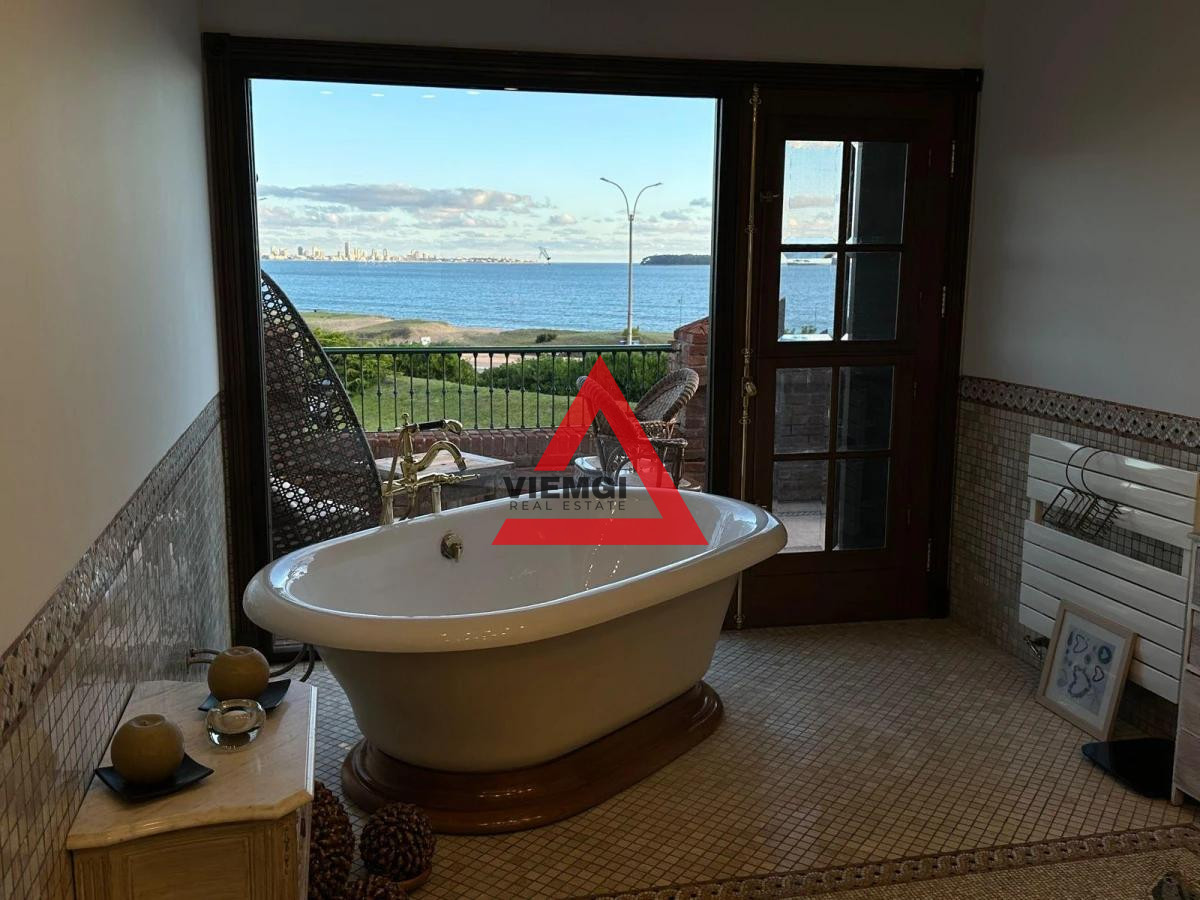 Casa ID.49 - Chalet frente al mar en Playa Mansa – 7 dormitorios, vista a Isla Gorriti