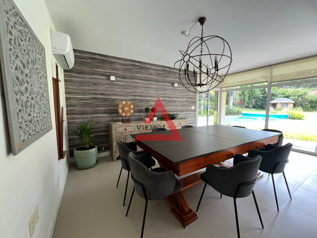 Casa ID.280 - Venta Casa en Barrio La Residence 4 Dorm. con Piscina y Barbacoa