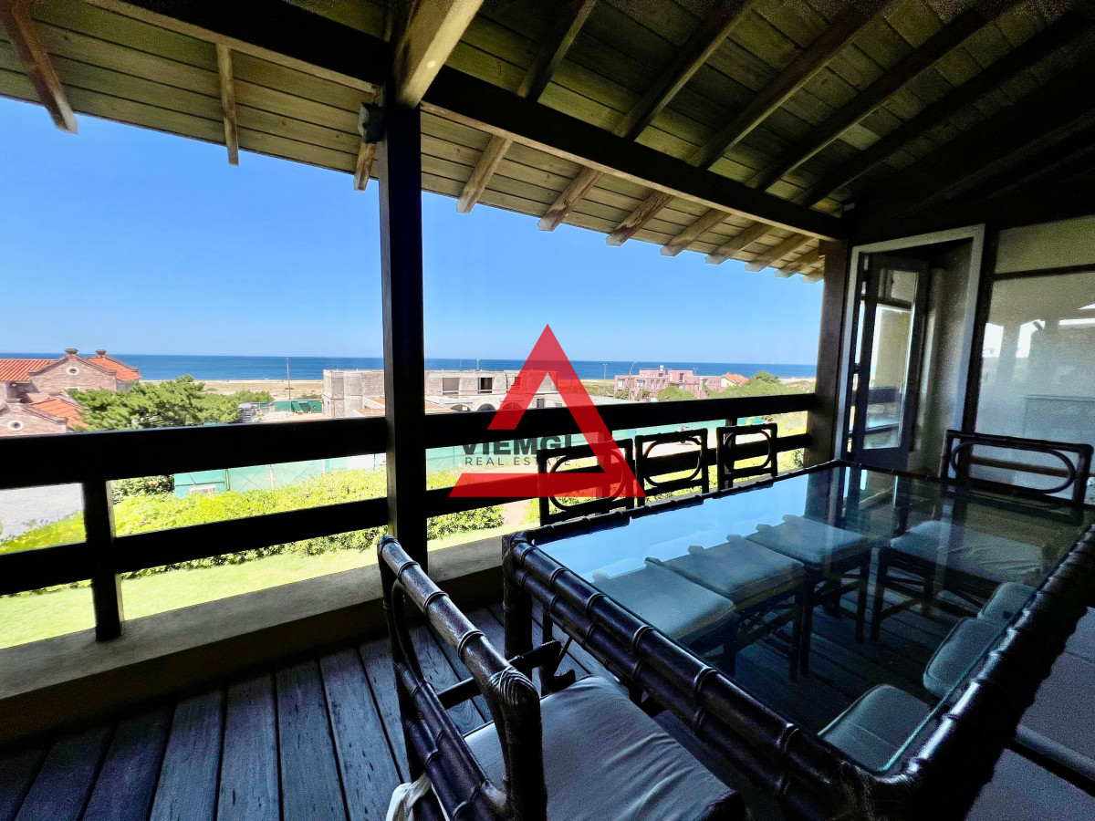 Casa ID.33 - Casa 4 Dormitorios en Barrio Privado Laguna Blanca – Punta del Este