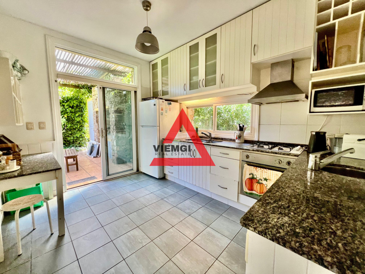 Casa ID.33 - Casa 4 Dormitorios en Barrio Privado Laguna Blanca – Punta del Este