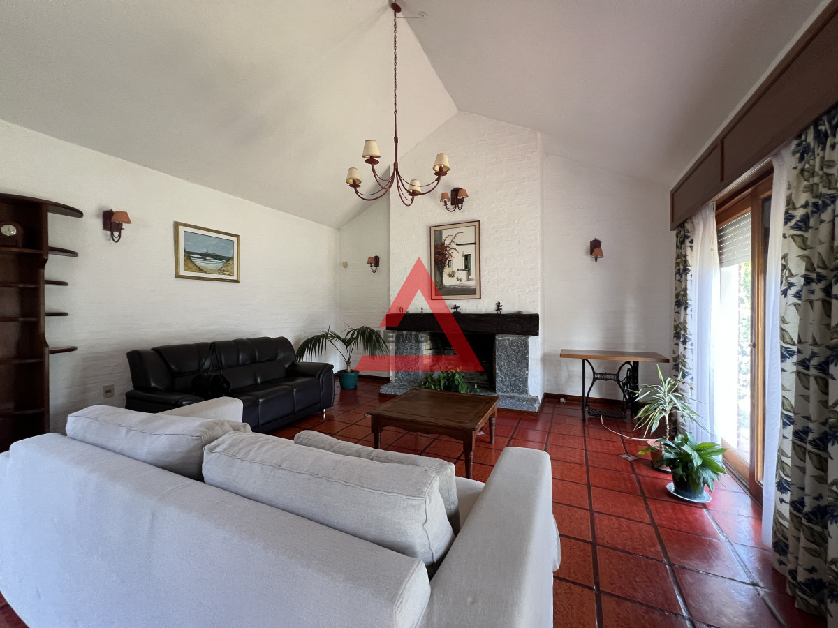 Casa ID.196 - Casa 3 dormitorios y 2 baños