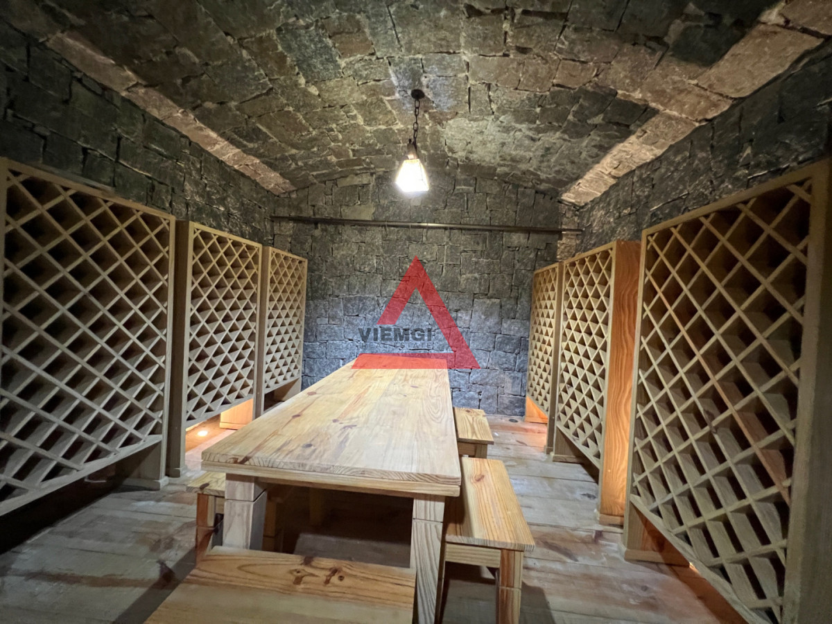 Casa ID.225 - Casa 6 dormitorios  Frente al mar Playa Mansa Punta del Este 