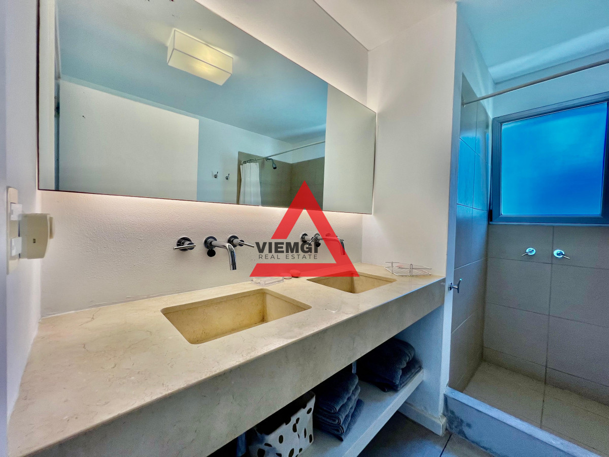 Casa ID.34 - Casa 4 Dormitorios en Barrio privado Laguna Blanca - Punta del Este