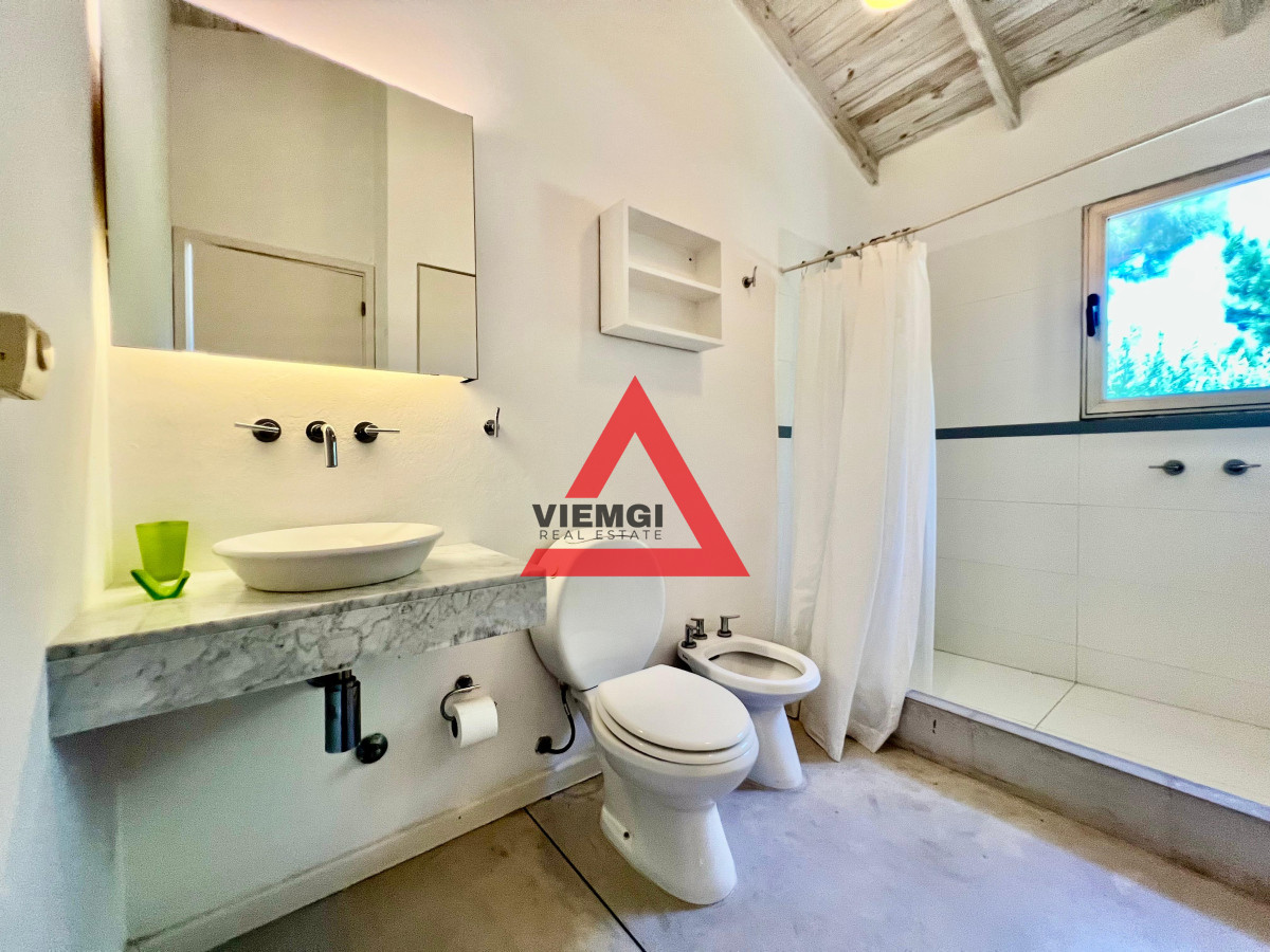 Casa ID.34 - Casa 4 Dormitorios en Barrio privado Laguna Blanca - Punta del Este