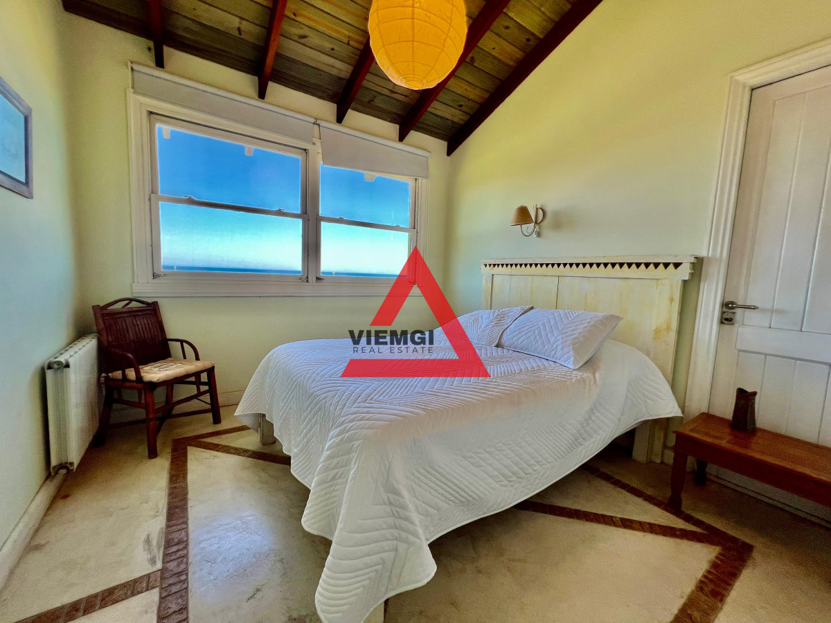 Casa ID.33 - Casa 4 Dormitorios en Barrio Privado Laguna Blanca – Punta del Este