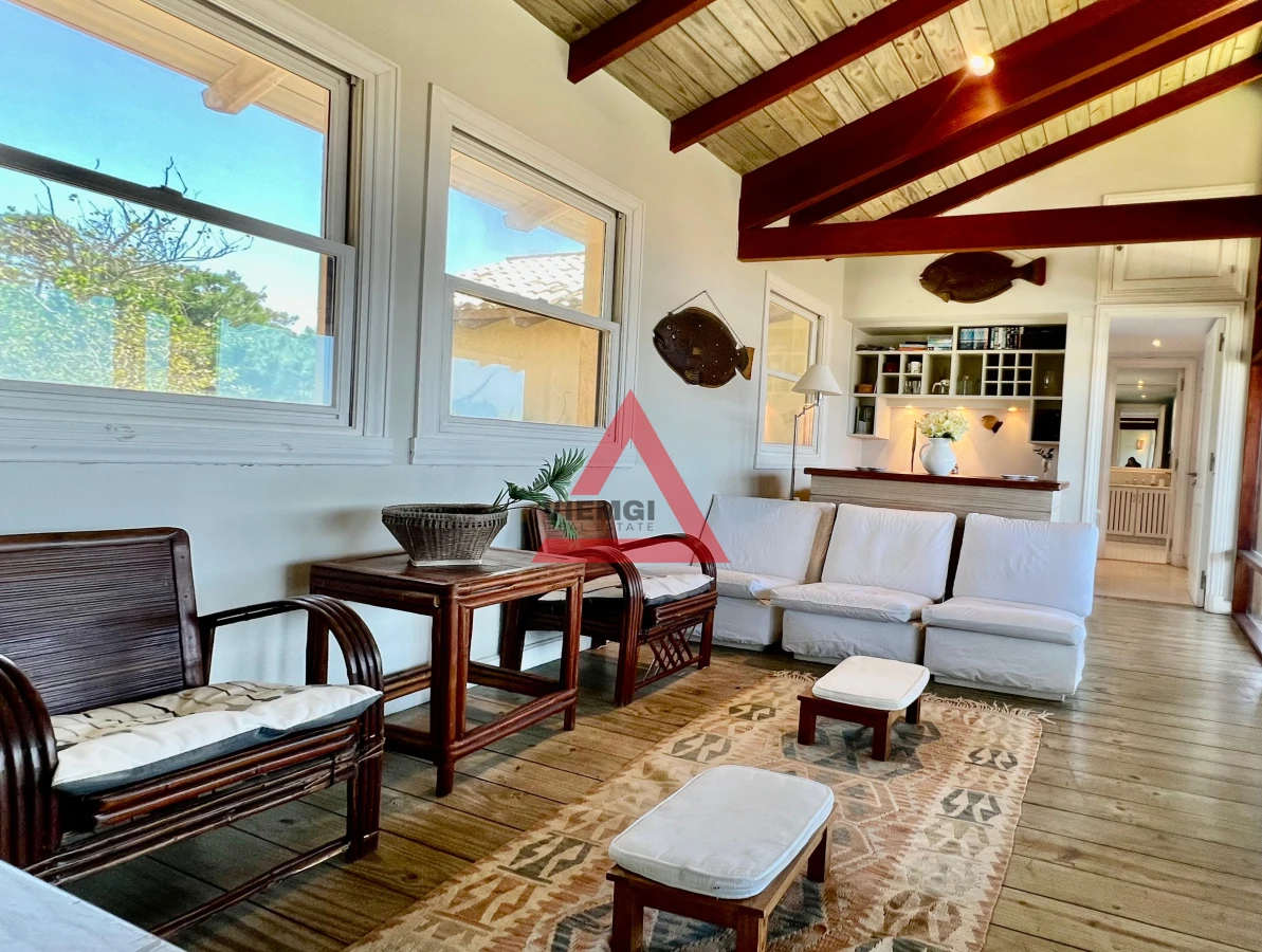 Casa ID.33 - Casa 4 Dormitorios en Barrio Privado Laguna Blanca - Punta del Este