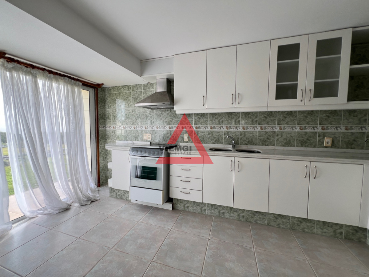 Casa ID.225 - Casa 6 dormitorios  Frente al mar Playa Mansa Punta del Este 