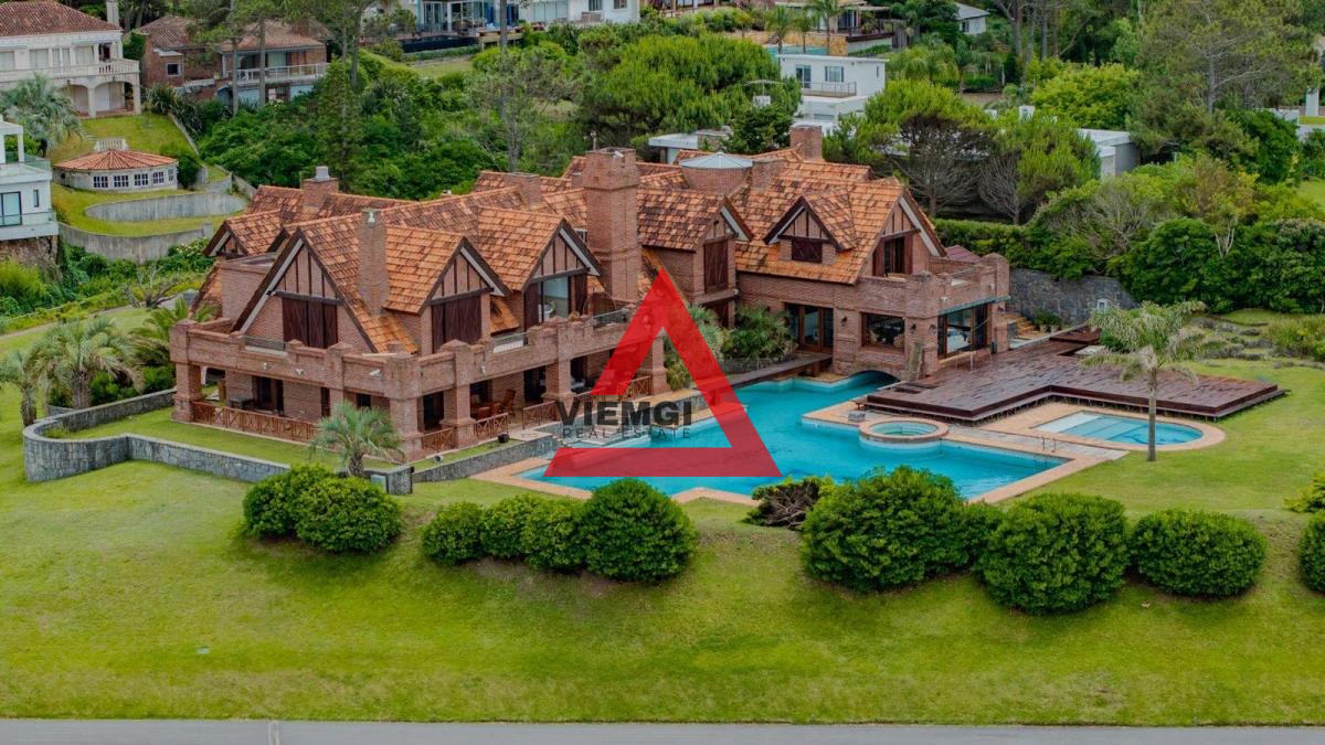 Casa ID.49 - Chalet frente al mar en Playa Mansa – 7 dormitorios, vista a Isla Gorriti