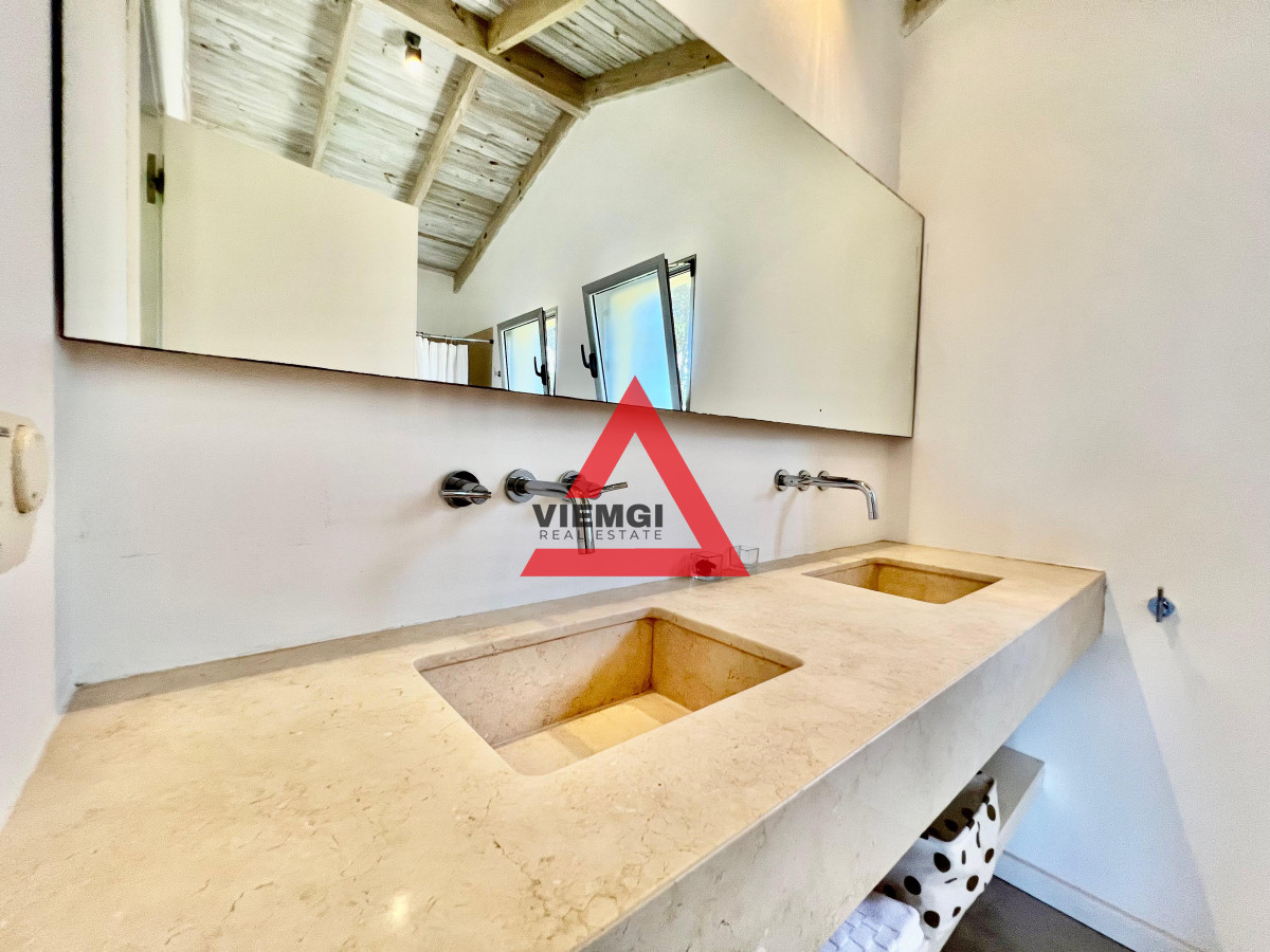 Casa ID.34 - Casa 4 Dormitorios en Barrio privado Laguna Blanca - Punta del Este